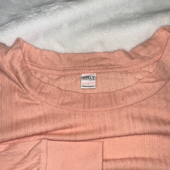 Old Navy Peach Long Sleeve Ribbed Top - Picture 2 of 7